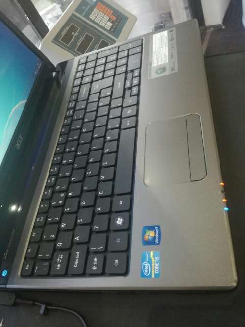 *AS NEW*EXCELLENT SPECS*ACER ASPIRE 5750*i5-2430M*6GB RAM*750GB HDD*DVD*3.0GHz*